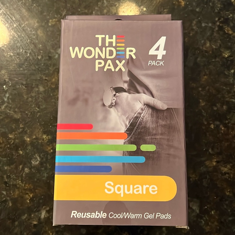 The Wonder Pax 4 Pack Square Reusable cool/warm gel pads Brand new in the box